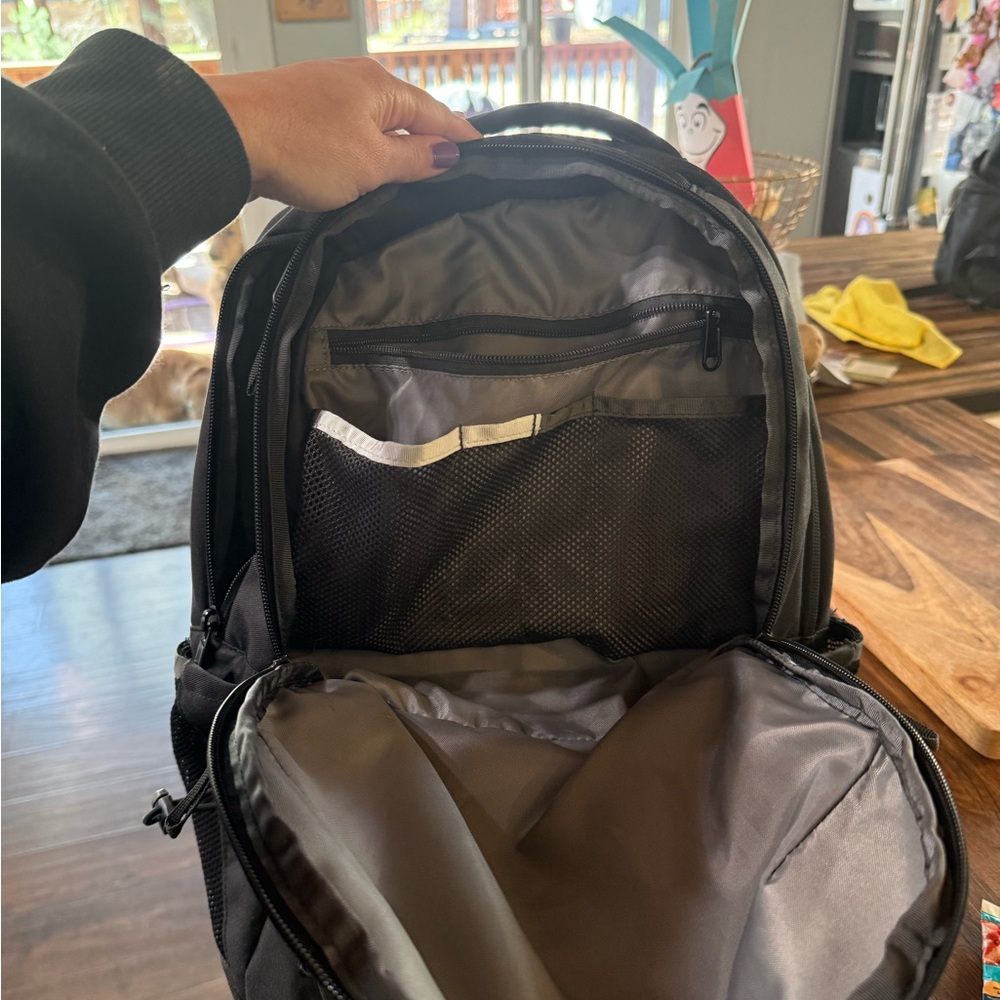 North face women’s jester backpack - Picture 5 of 7